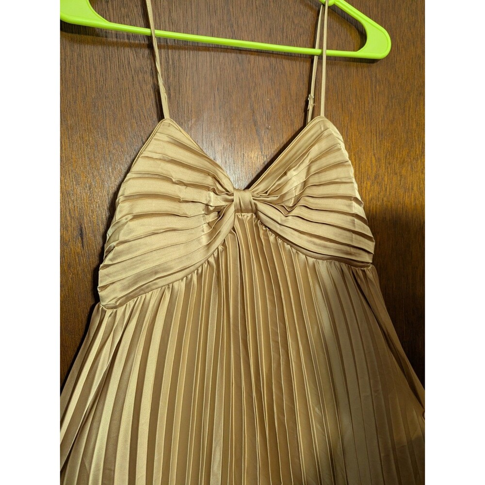 Petal + Pup Champagne Pleated Satin Maxi Dress Women’s 6 Smocked Bodice Formal